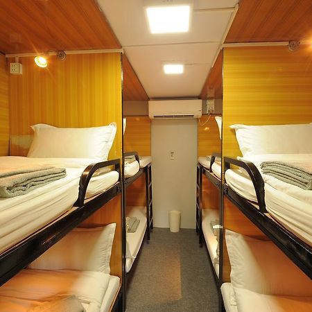 Space Boutique Hostel Yangon Ruang foto