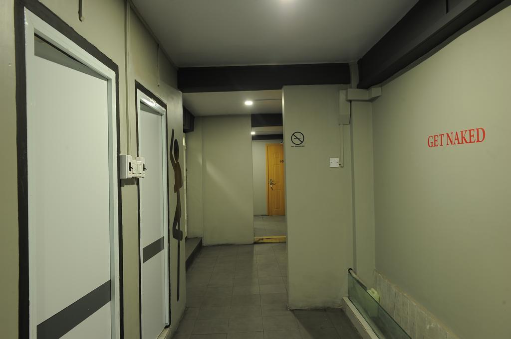 Space Boutique Hostel Yangon Bagian luar foto