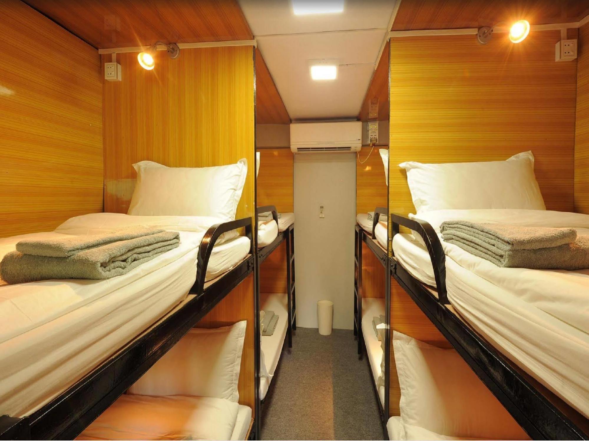 Space Boutique Hostel Yangon Bagian luar foto